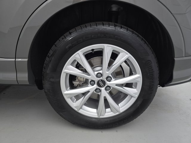 Vehicle image 10 of 35