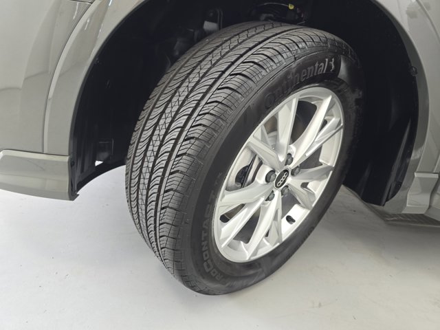 Vehicle image 11 of 35