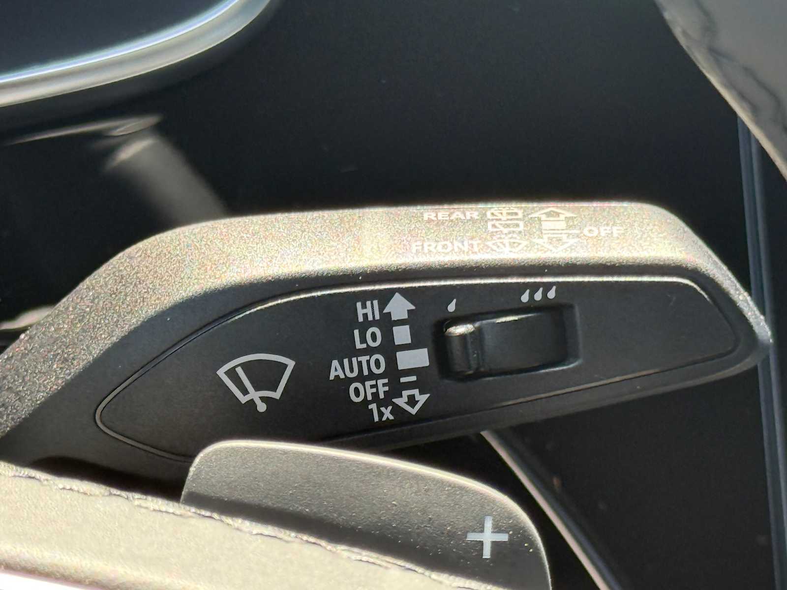 Vehicle image 23 of 34