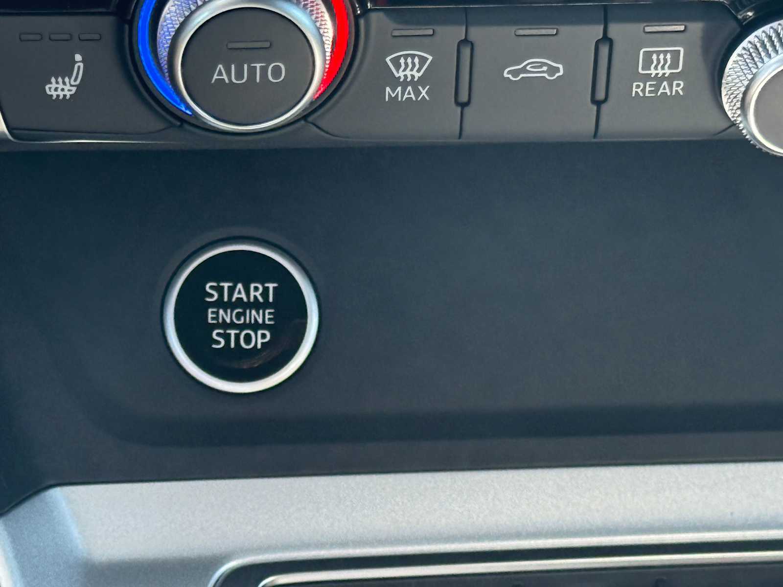 Vehicle image 22 of 34