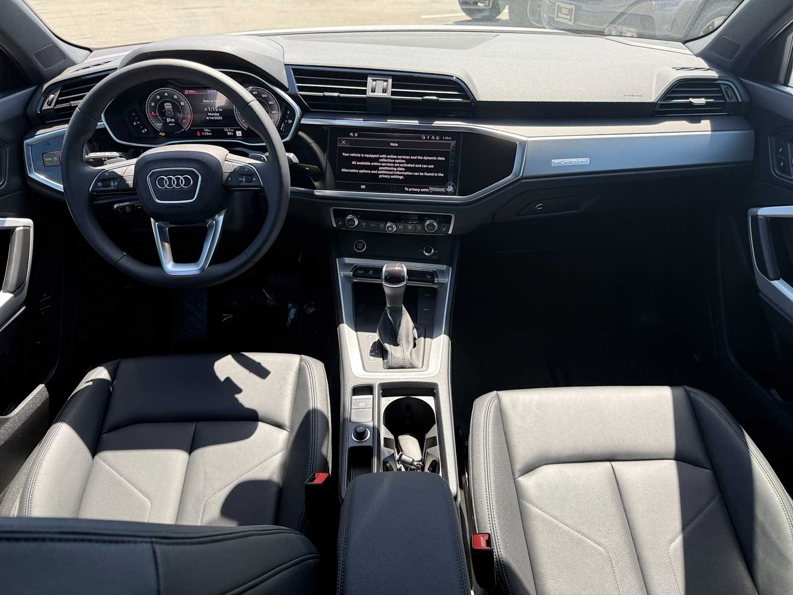 Vehicle image 17 of 34
