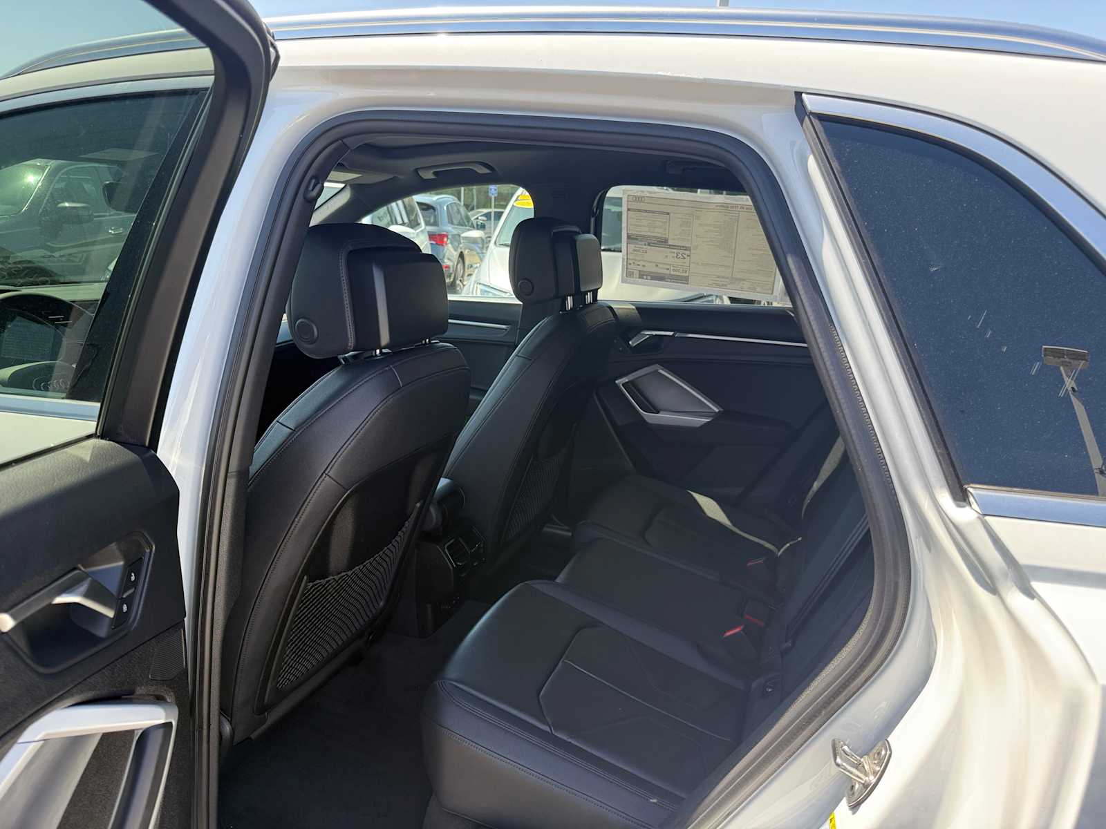 Vehicle image 15 of 34