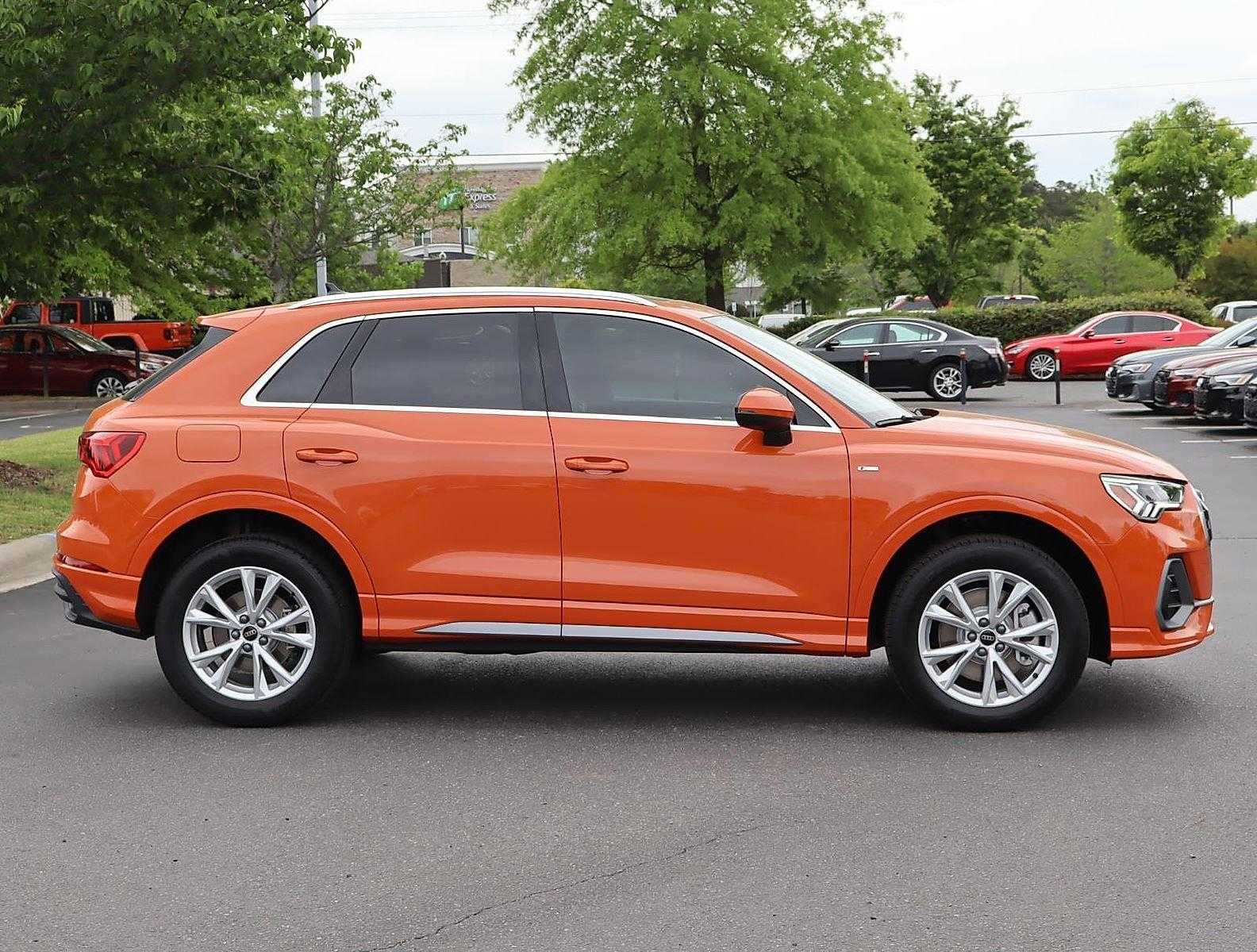 Vehicle image 4 of 24