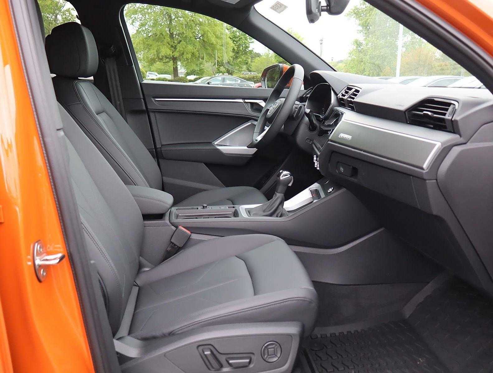 Vehicle image 22 of 24
