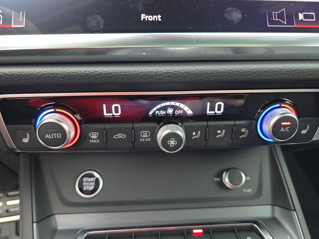 Vehicle image 33 of 34