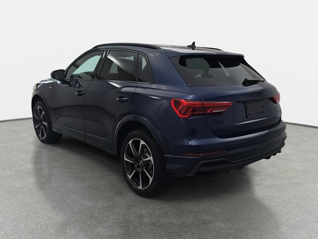 Vehicle image 7 of 34