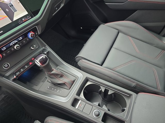Vehicle image 23 of 34
