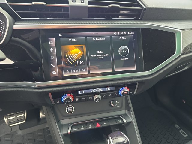 Vehicle image 22 of 34
