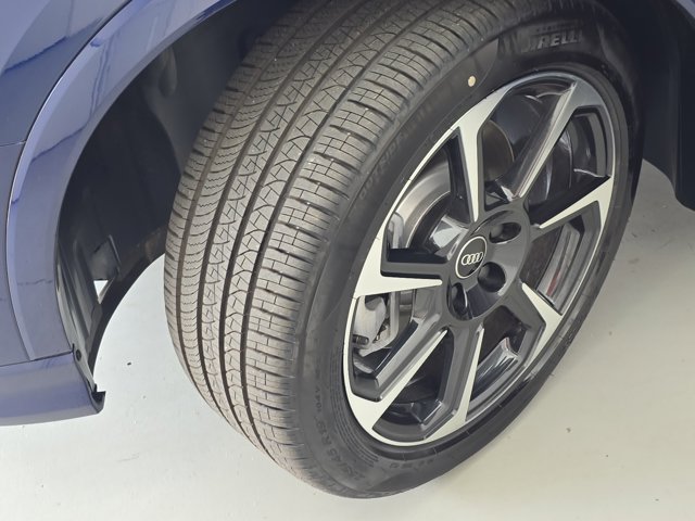 Vehicle image 11 of 34