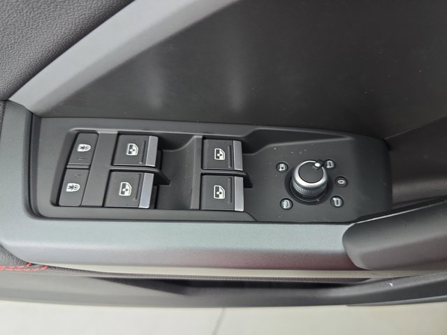 Vehicle image 27 of 34