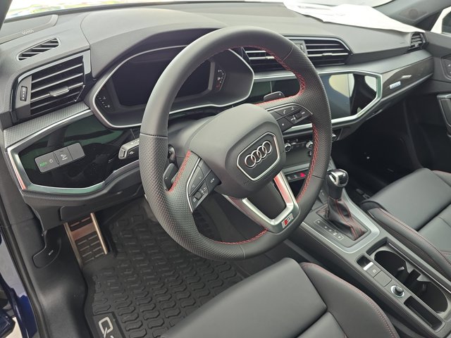 Vehicle image 18 of 34