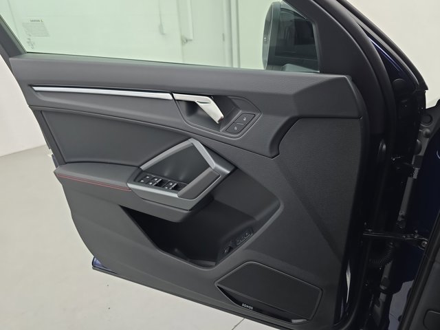 Vehicle image 24 of 34