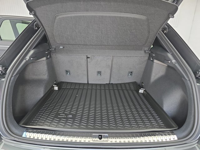 Vehicle image 12 of 35