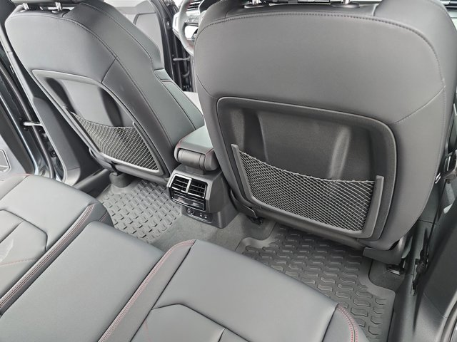 Vehicle image 32 of 35