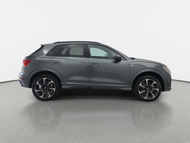 Vehicle image 4 of 35