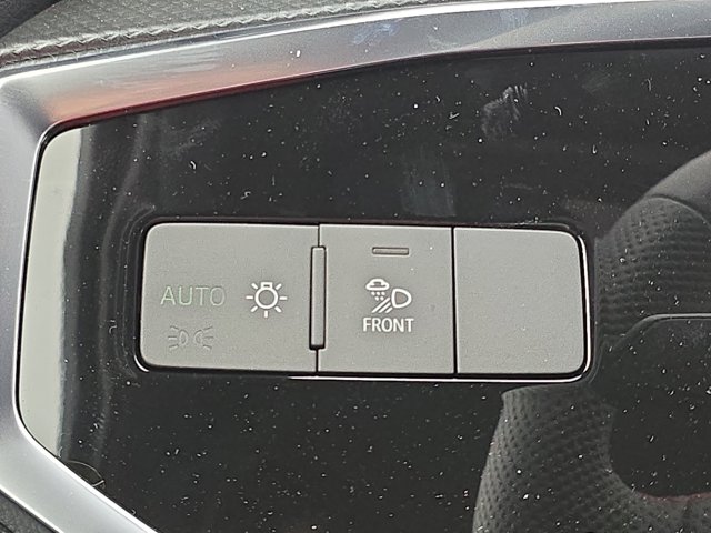 Vehicle image 27 of 35