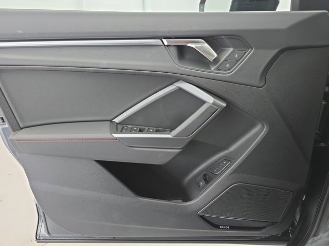 Vehicle image 22 of 35