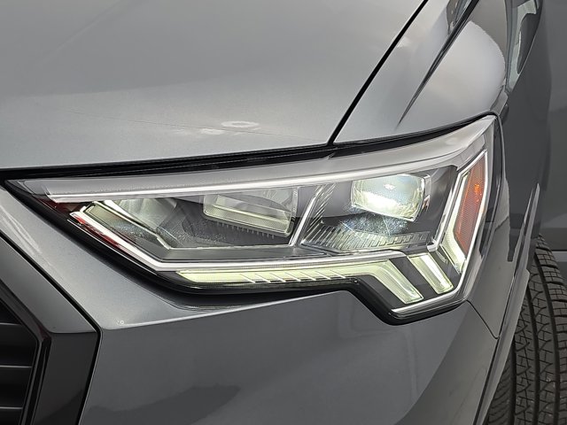 Vehicle image 29 of 35