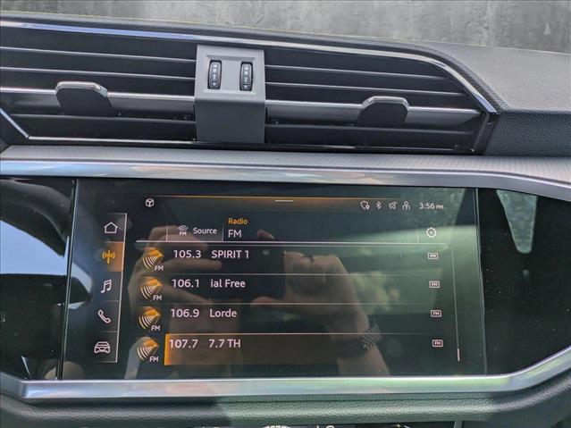 Vehicle image 11 of 17