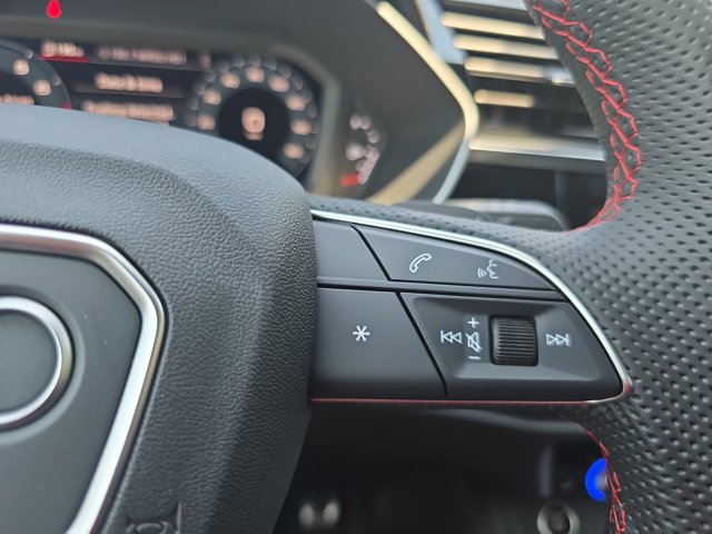 Vehicle image 26 of 35