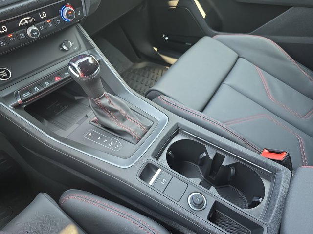 Vehicle image 22 of 35