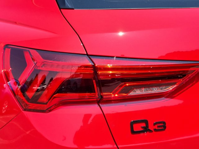 Vehicle image 24 of 35