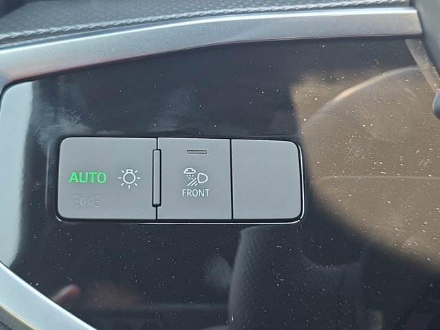 Vehicle image 27 of 35