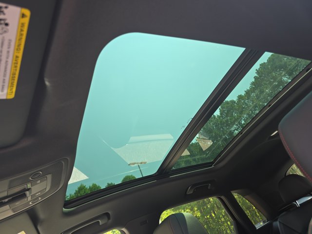Vehicle image 33 of 35