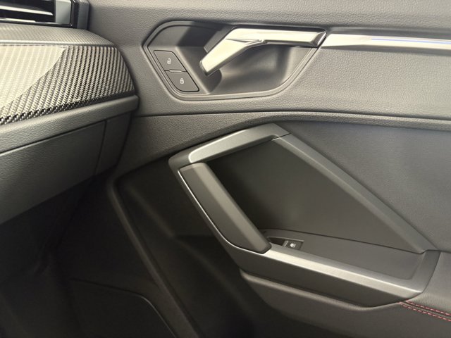 Vehicle image 20 of 27