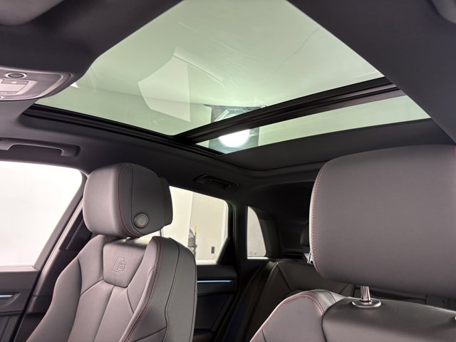 Vehicle image 24 of 27