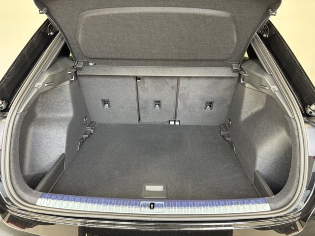 Vehicle image 8 of 27