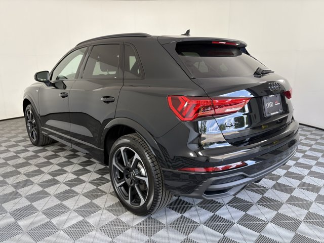 Vehicle image 6 of 27