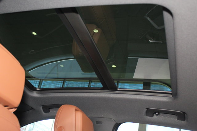 Vehicle image 23 of 28