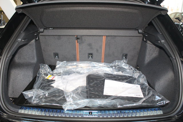 Vehicle image 9 of 28