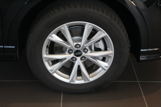 Vehicle image 11 of 28