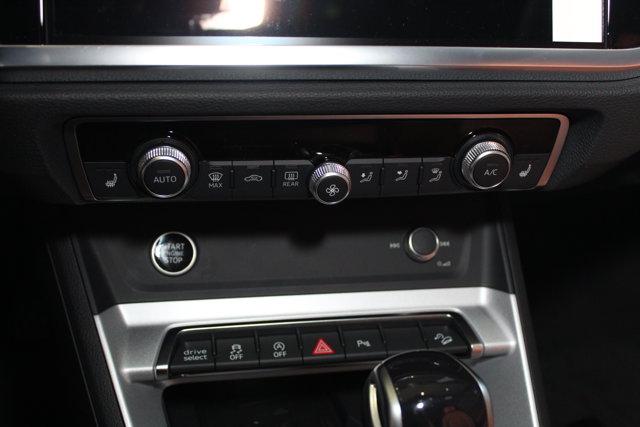 Vehicle image 14 of 28