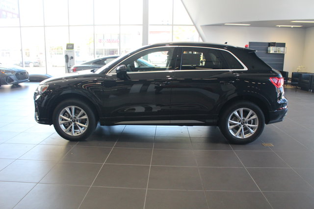 Vehicle image 7 of 28