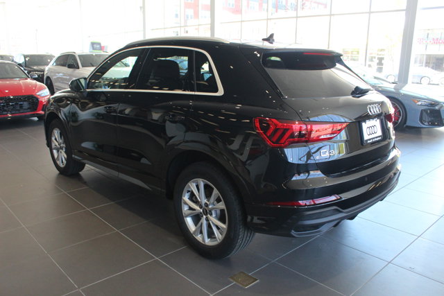 Vehicle image 6 of 28
