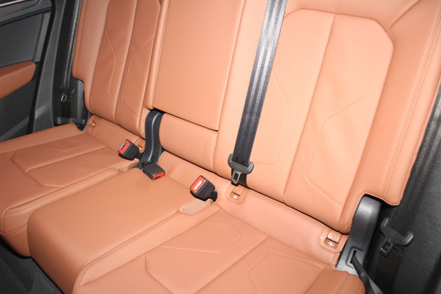 Vehicle image 20 of 28