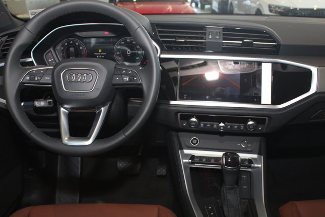 Vehicle image 21 of 28