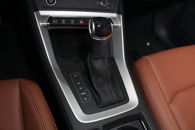 Vehicle image 13 of 28