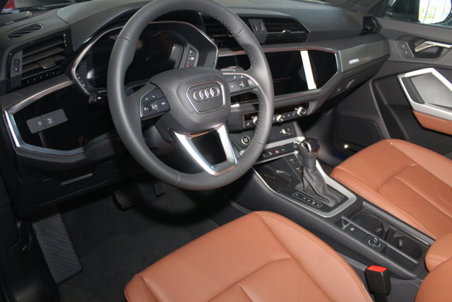 Vehicle image 12 of 28