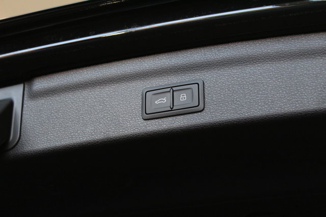 Vehicle image 10 of 27