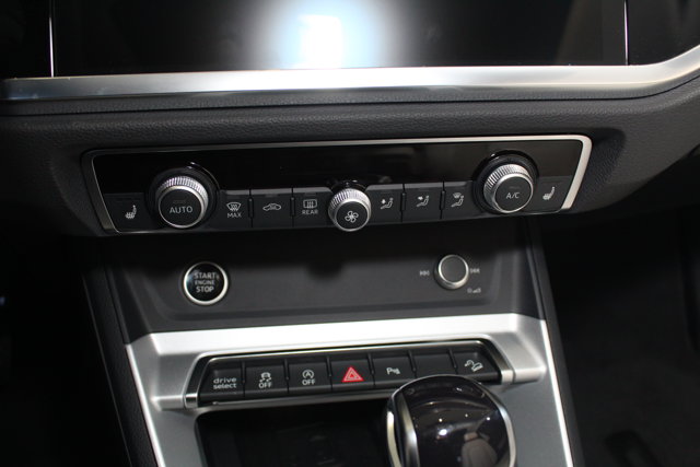 Vehicle image 14 of 27