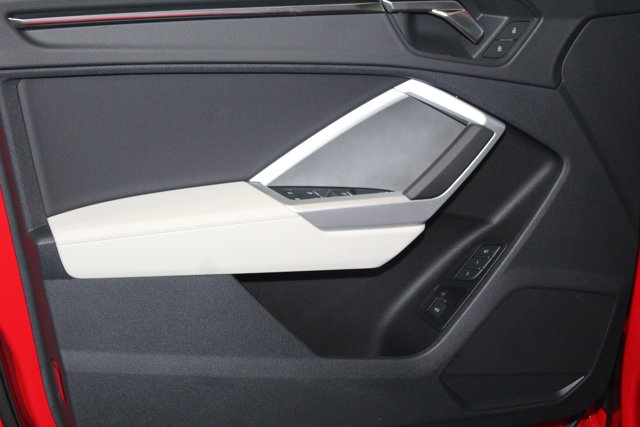 Vehicle image 18 of 27