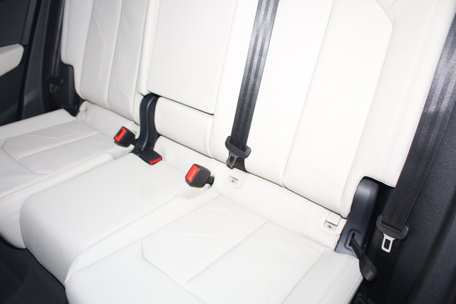 Vehicle image 19 of 27