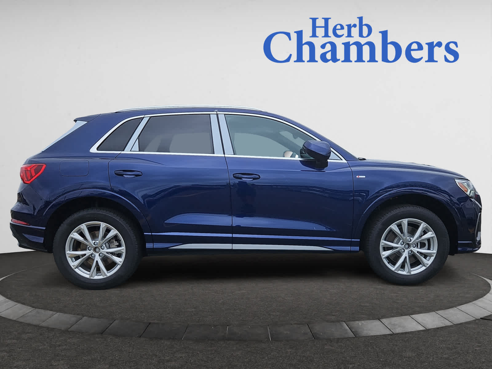 Vehicle image 4 of 20