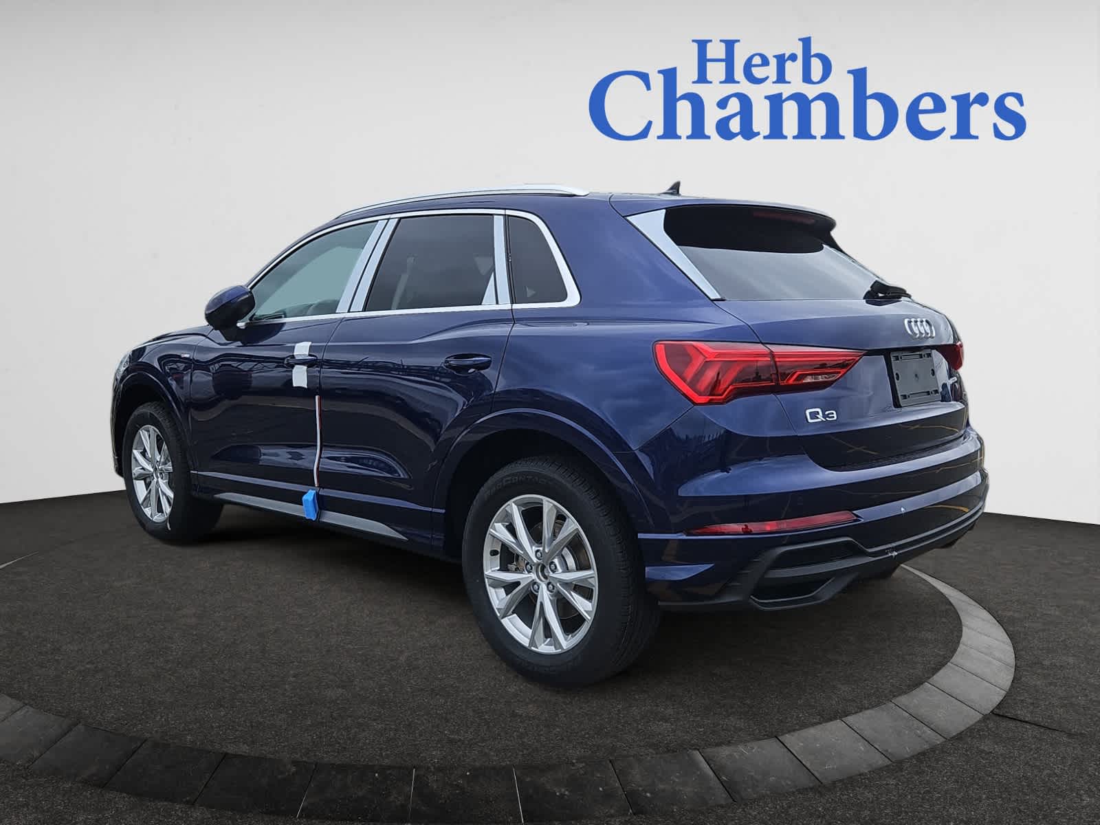 Vehicle image 5 of 20