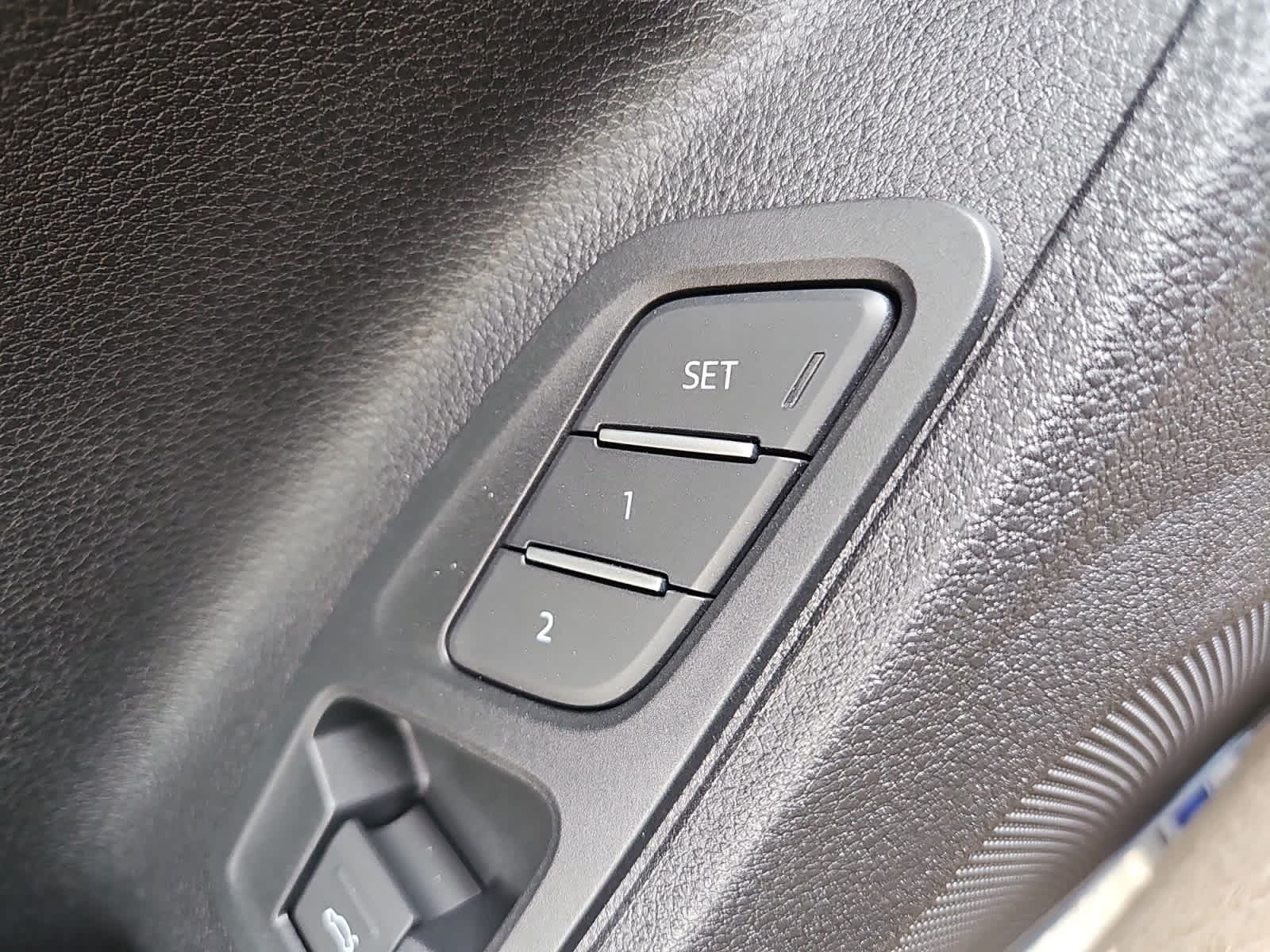 Vehicle image 15 of 20