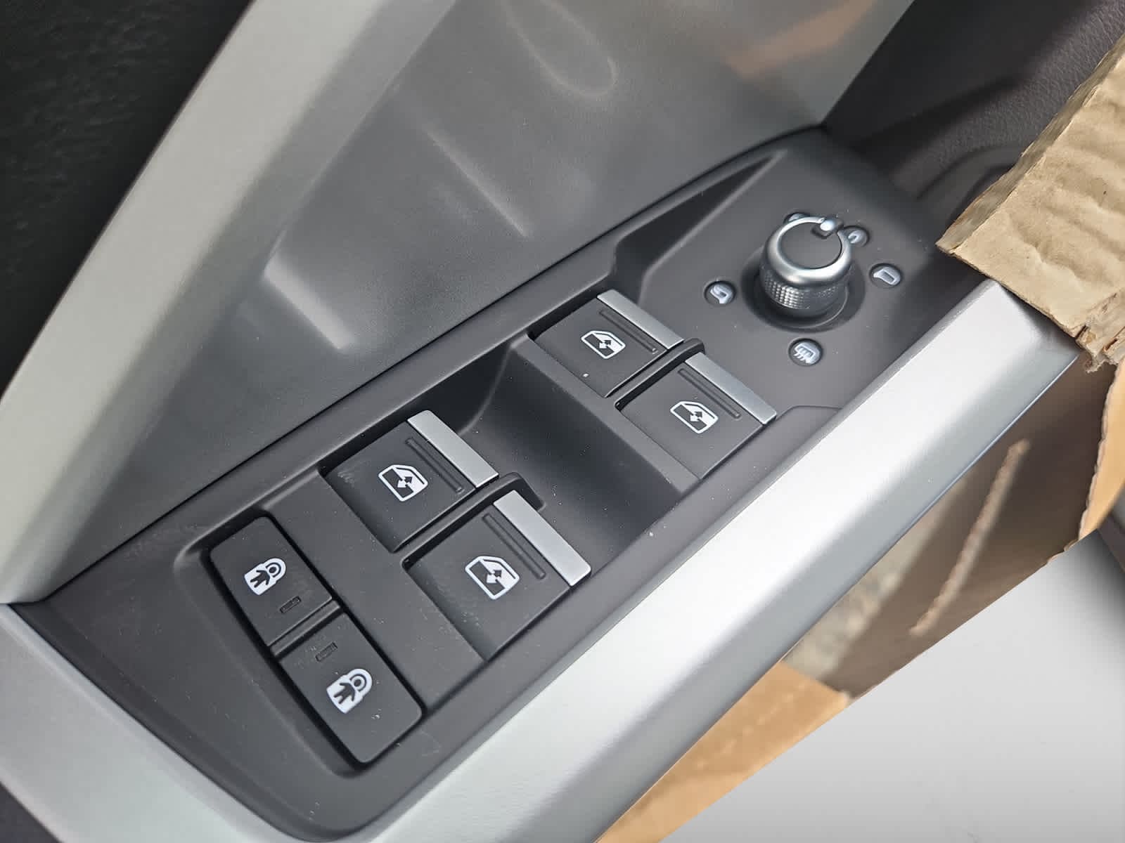 Vehicle image 18 of 20